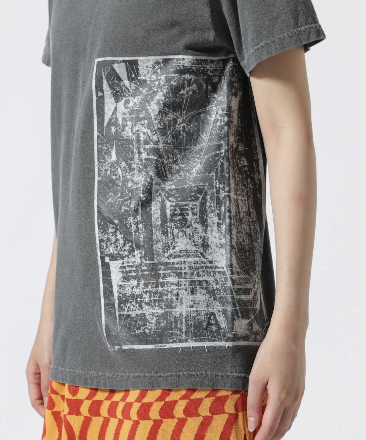 NAKAGAMI(ナカガミ) サイドグラフィックプリントTシャツ