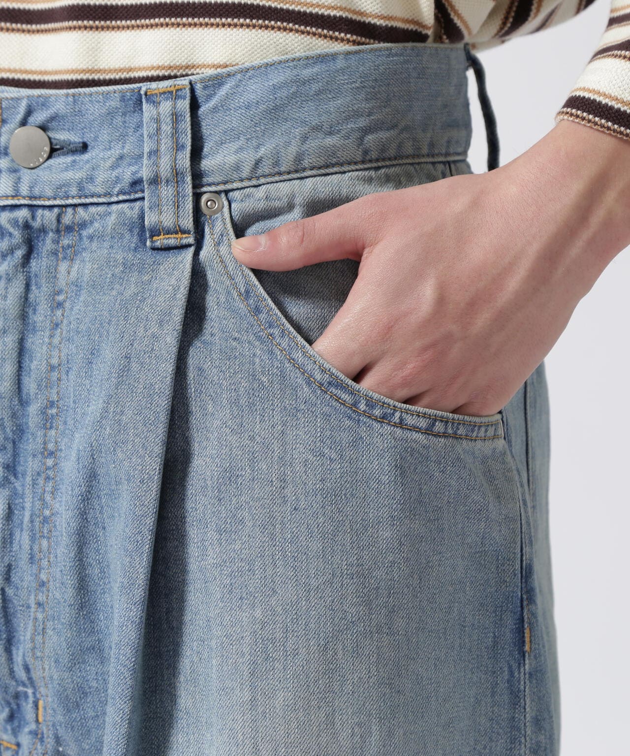 JieDa＞DAMAGE ONE TUCK WIDE STRAIGHT DENIM | B'2nd ( ビーセカンド ) | US ONLINE  STORE（US オンラインストア）