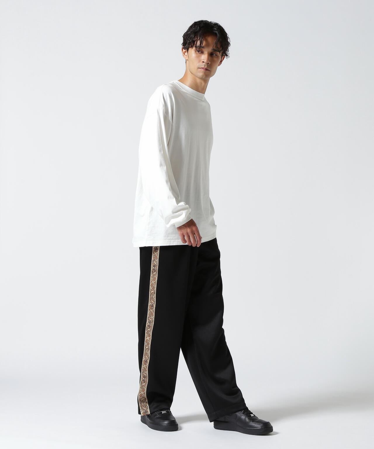 Children of the discordance / SIDE LINE TRACK PANT