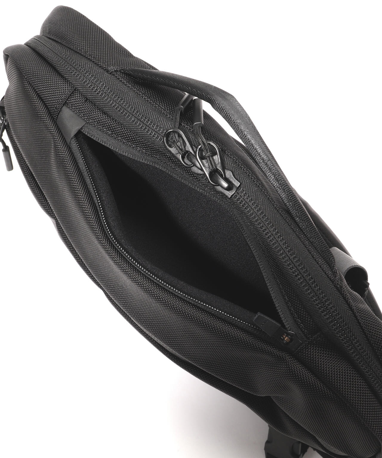 Aer（エアー）Travel Sling 2 Black AER-21013 | B'2nd ( ビーセカンド ) | US ONLINE  STORE（US オンラインストア）