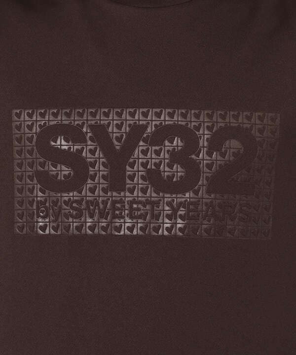 SY32 by SWEET YEARS /エスワイサーティトゥ バイ スィートイヤーズ/EMBOSS TEE