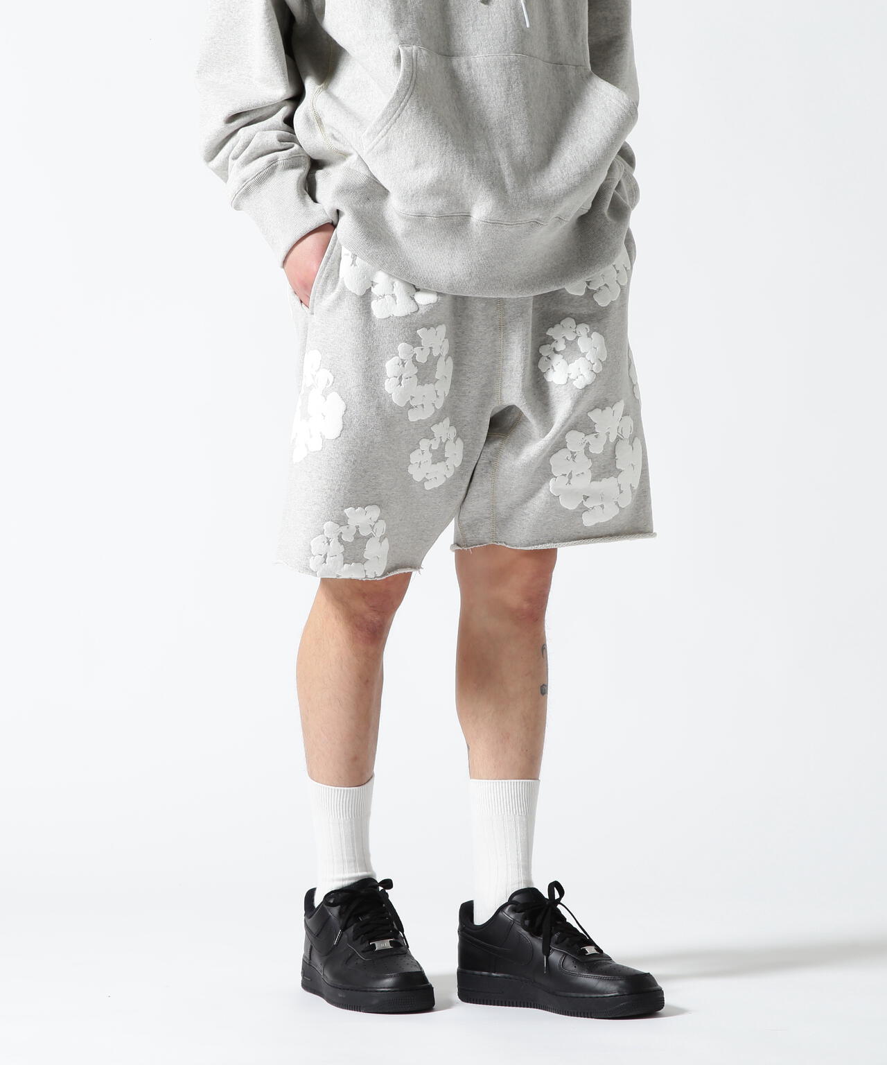 READYMADE×DENIM TEARS/レディーメイド×デニムティアーズ/COTTON WREATH SWEAT SHORTS | ROYAL  FLASH ( ロイヤルフラッシュ ) | US ONLINE STORE（US オンラインストア）