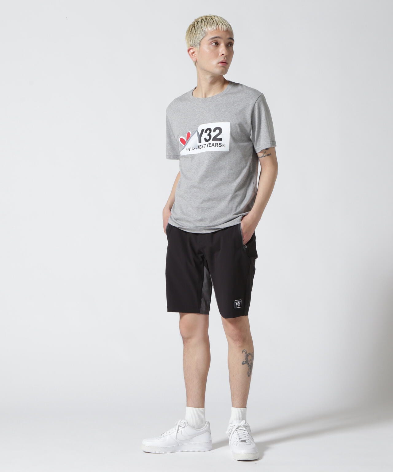 SY32 by SWEETYEARS/TURN OVER BOX LOGO TEE