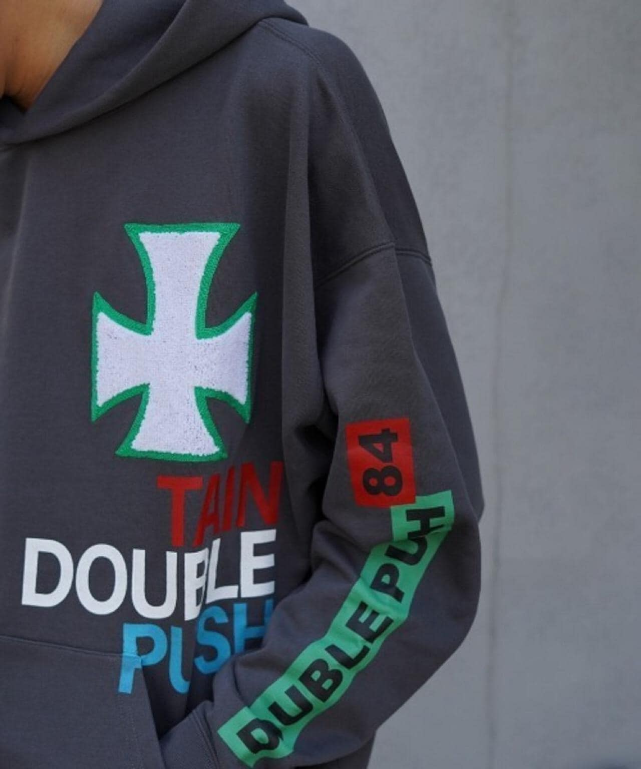 TAIN DOUBLE PUSH/T CROSS EMBROIDERY P/O HOODIE