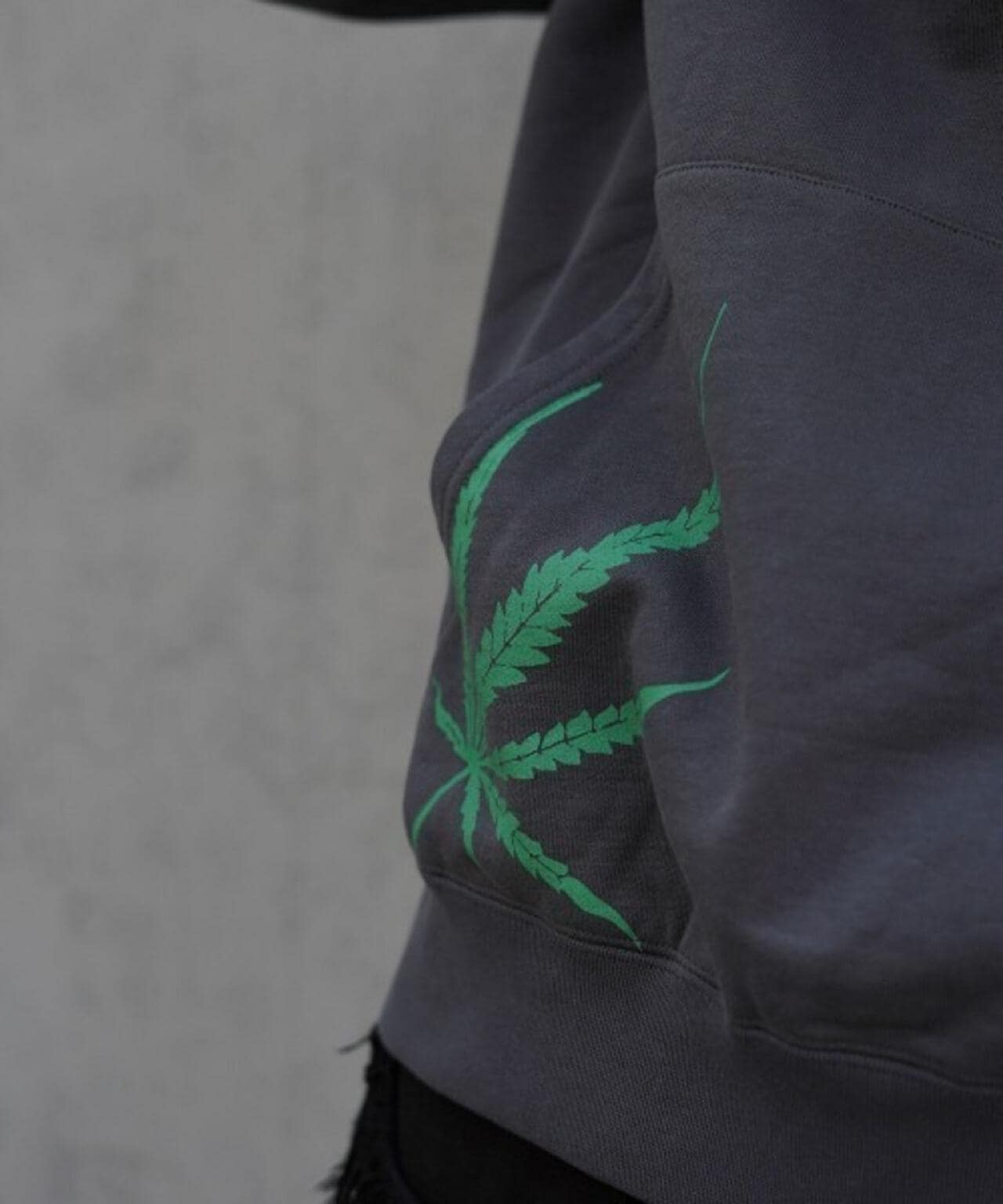 TAIN DOUBLE PUSH/T CROSS EMBROIDERY P/O HOODIE