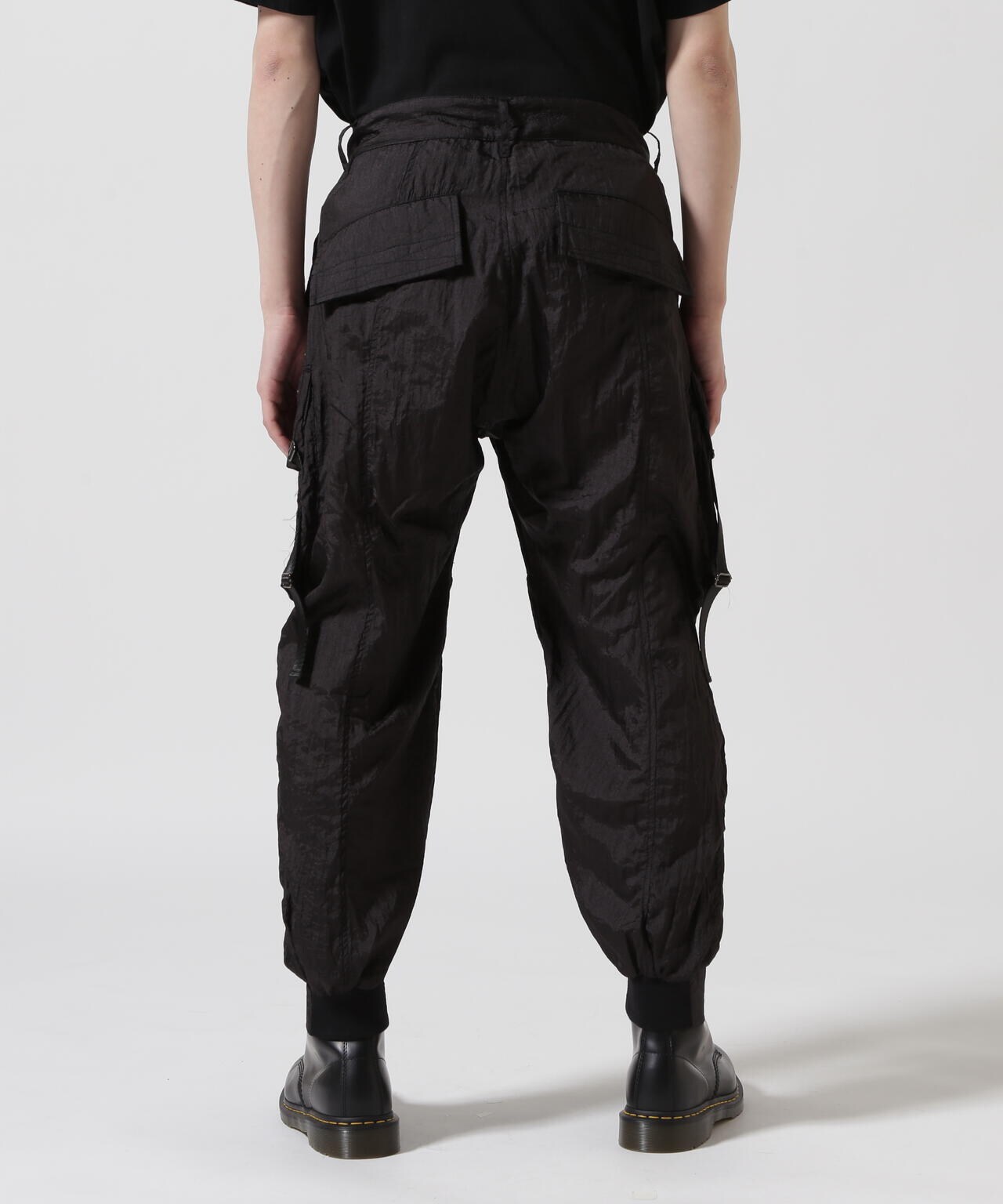 KMRii/ケムリ/Black Metal Parachute Pants 02