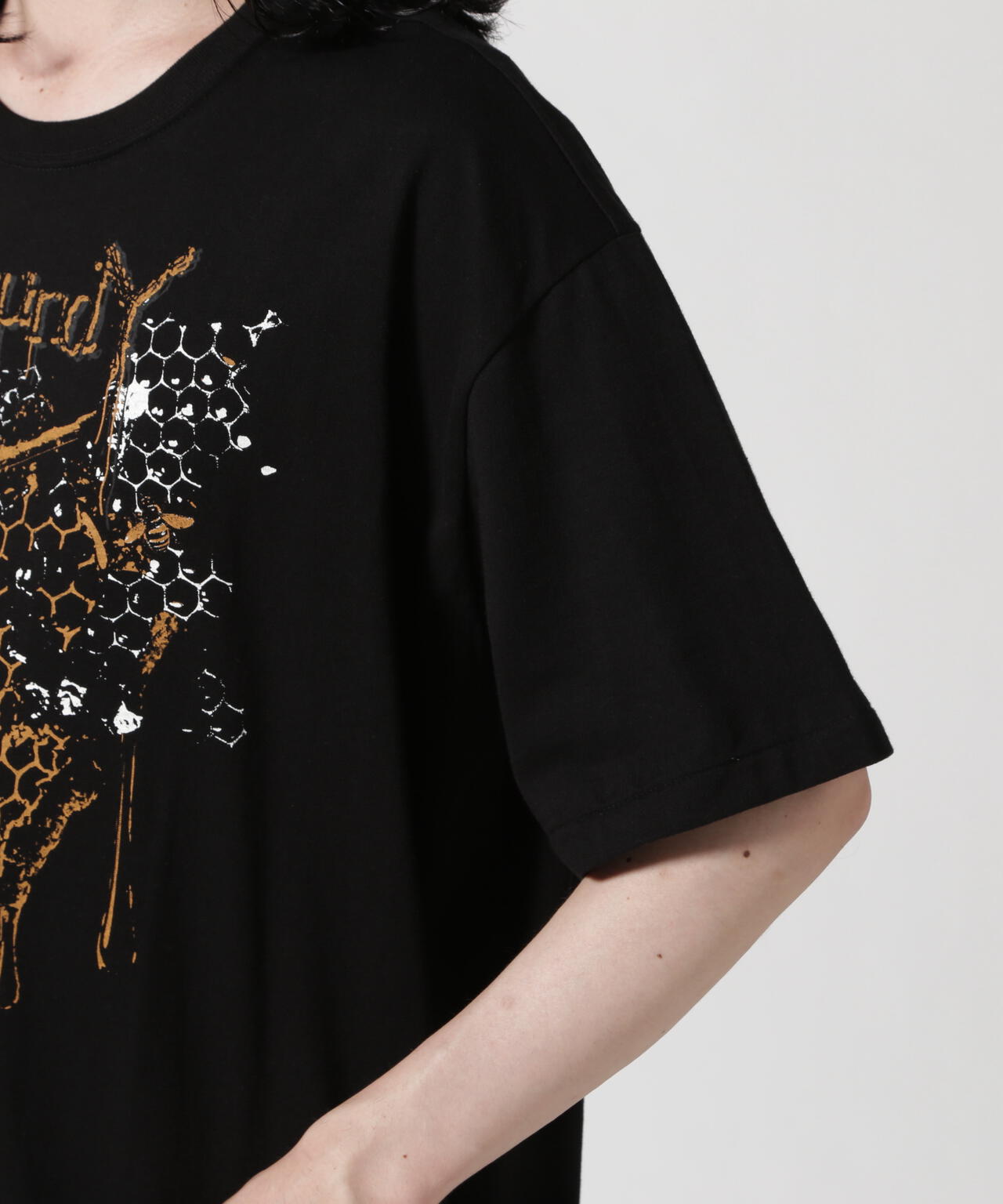 Ground Y/グラウンド ワイ/HONEY GRAPHIC PRINT STANDARD TEE