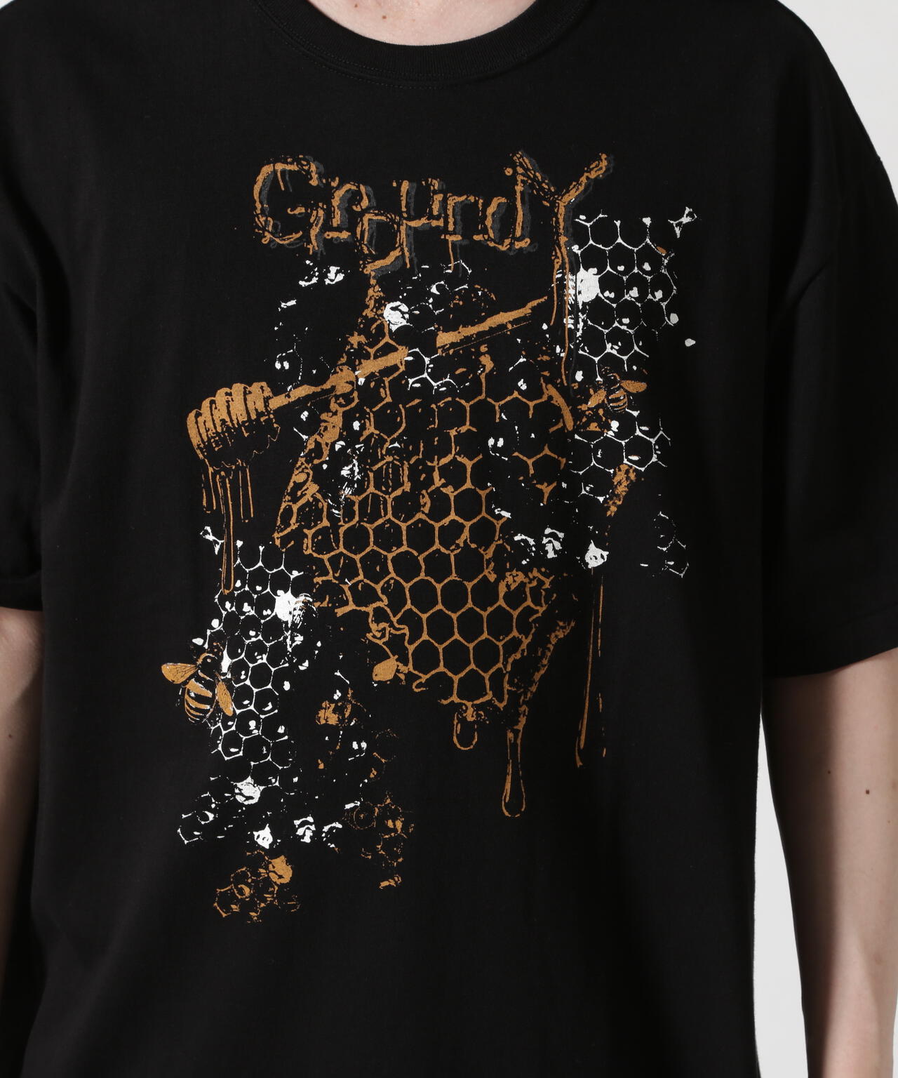 Ground Y/グラウンド ワイ/HONEY GRAPHIC PRINT STANDARD TEE