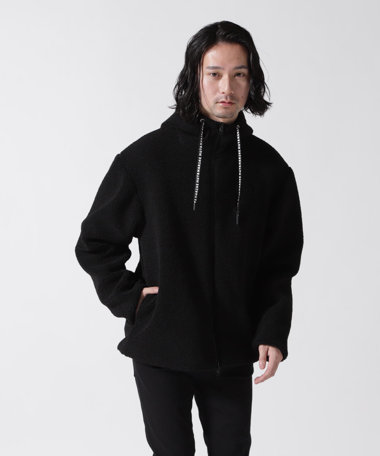 ムータ muta 黒フード付きジャケット XL