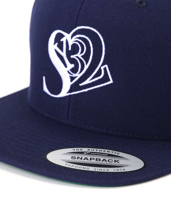 SY32 by SWEETYEARS/SYMBOLIC MARK SNAPBACK CAP