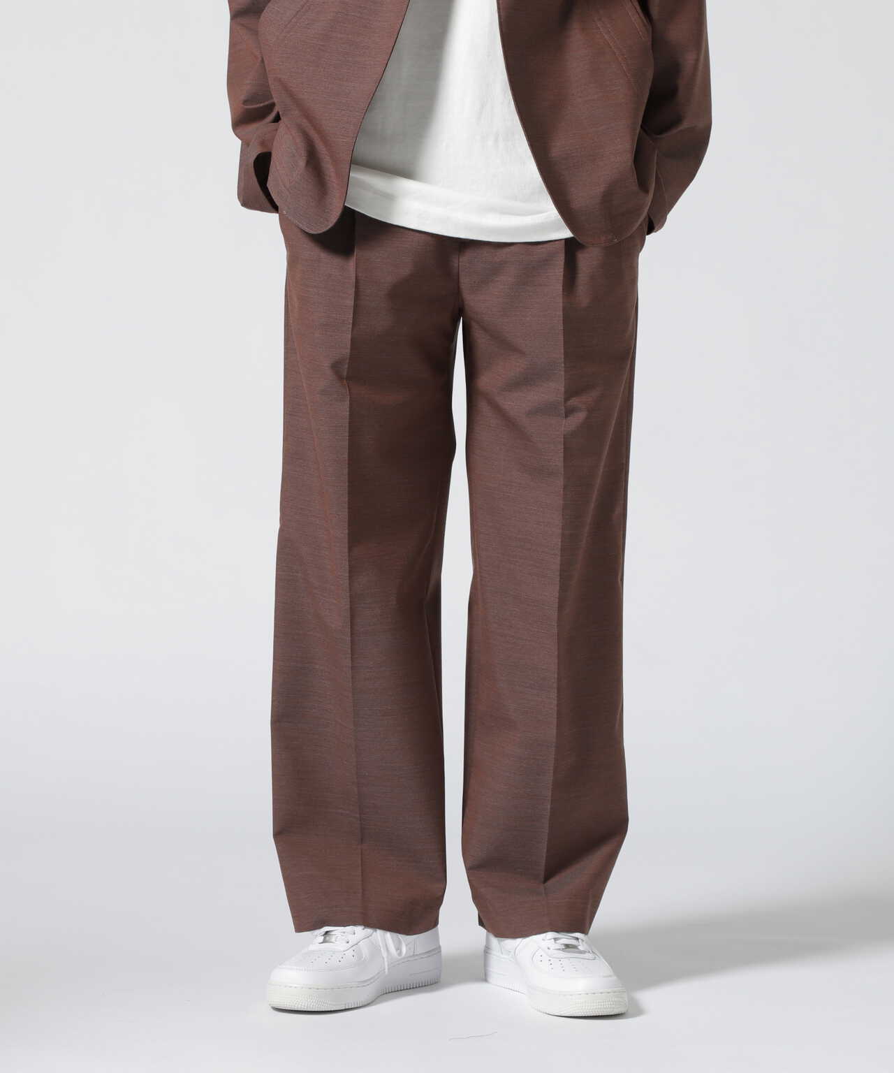 イレニサ(IRENISA) TWO TUCKS WIDE PANTS | horsemoveis.com.br