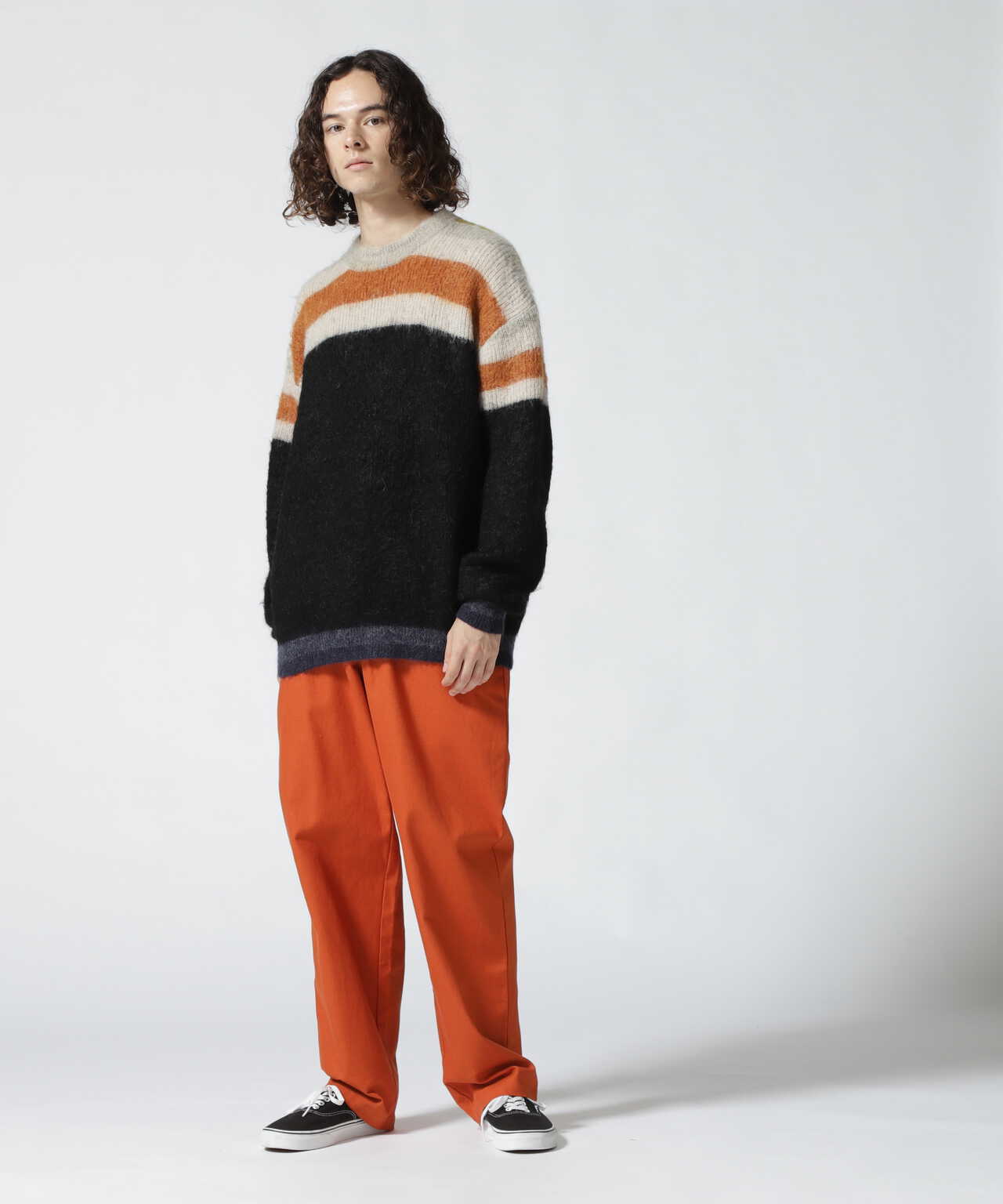 YOKE STILL BORDER CREWNECK