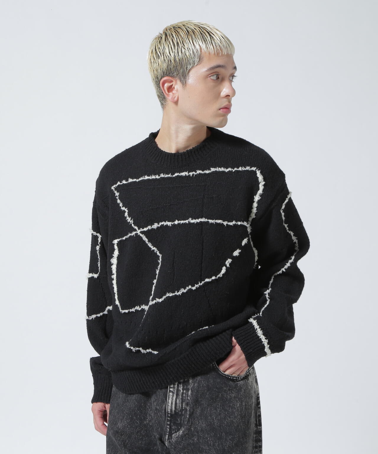 YOKE CONTINUOUS LINE EMBROIDERY SWEATER数回着用