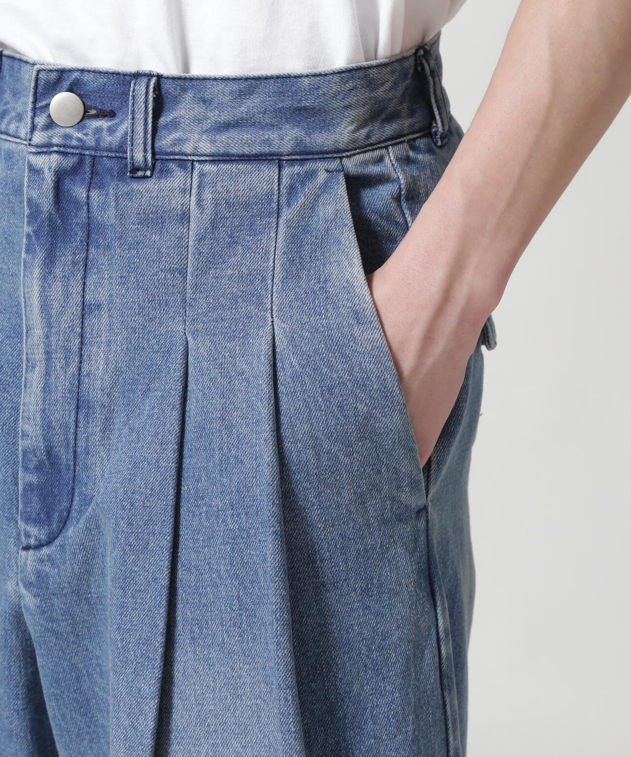 Toironier/トワロニエ/2tuck wide denim pants