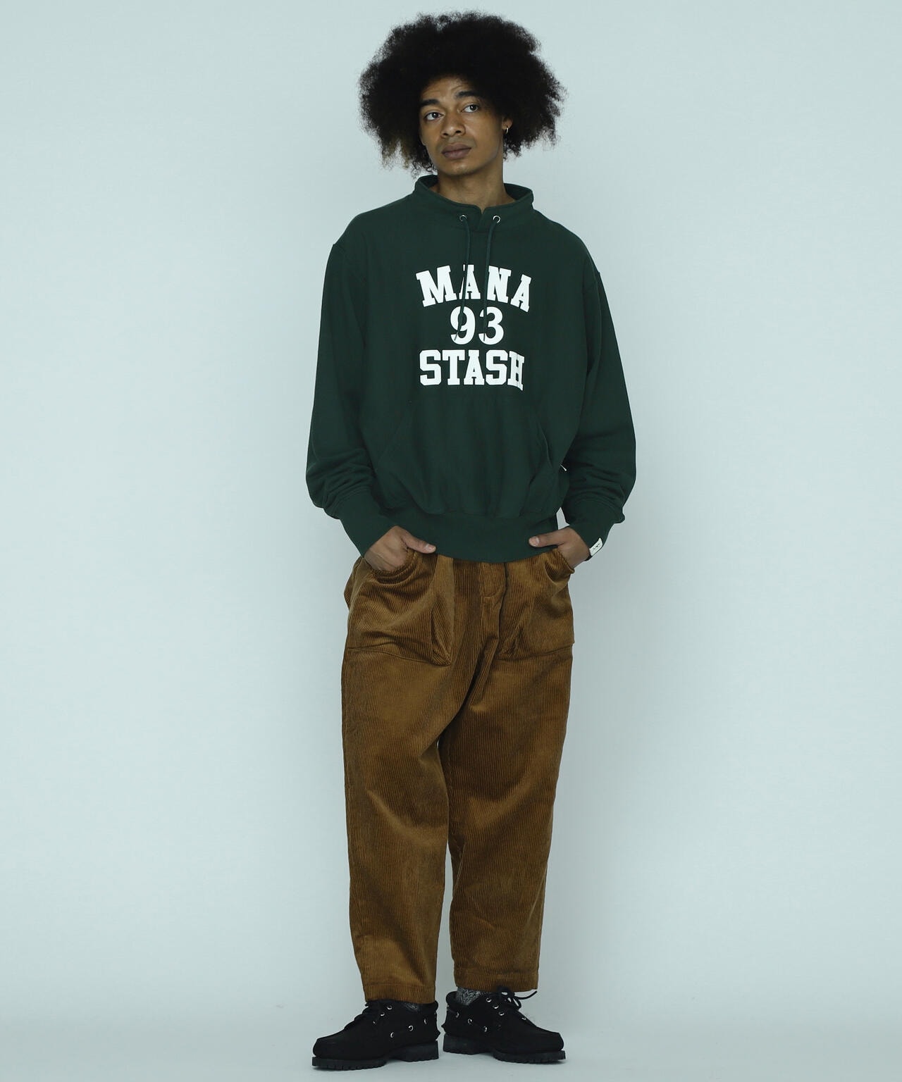 MANASTASH/マナスタッシュ/COLLEGE LOGO STAND COLLAR SWEAT