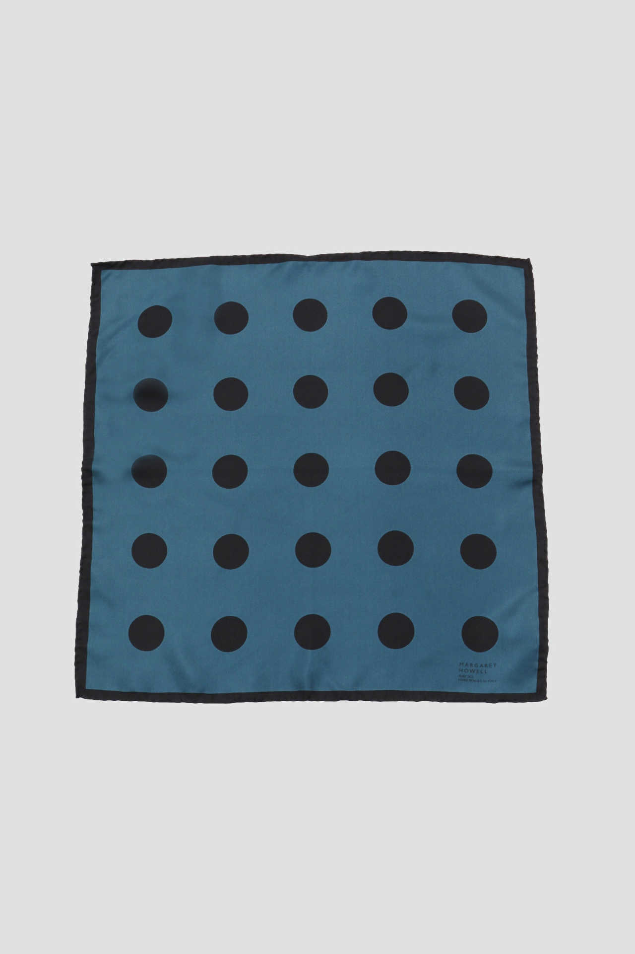 OVERSIZED SPOT SCARF1