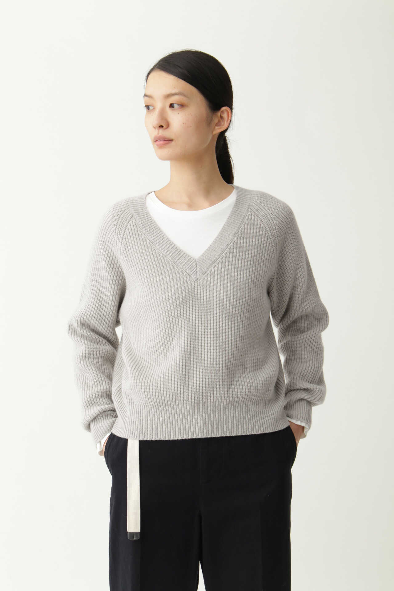 WOOL CASHMERE SILK V NECK JUMP5