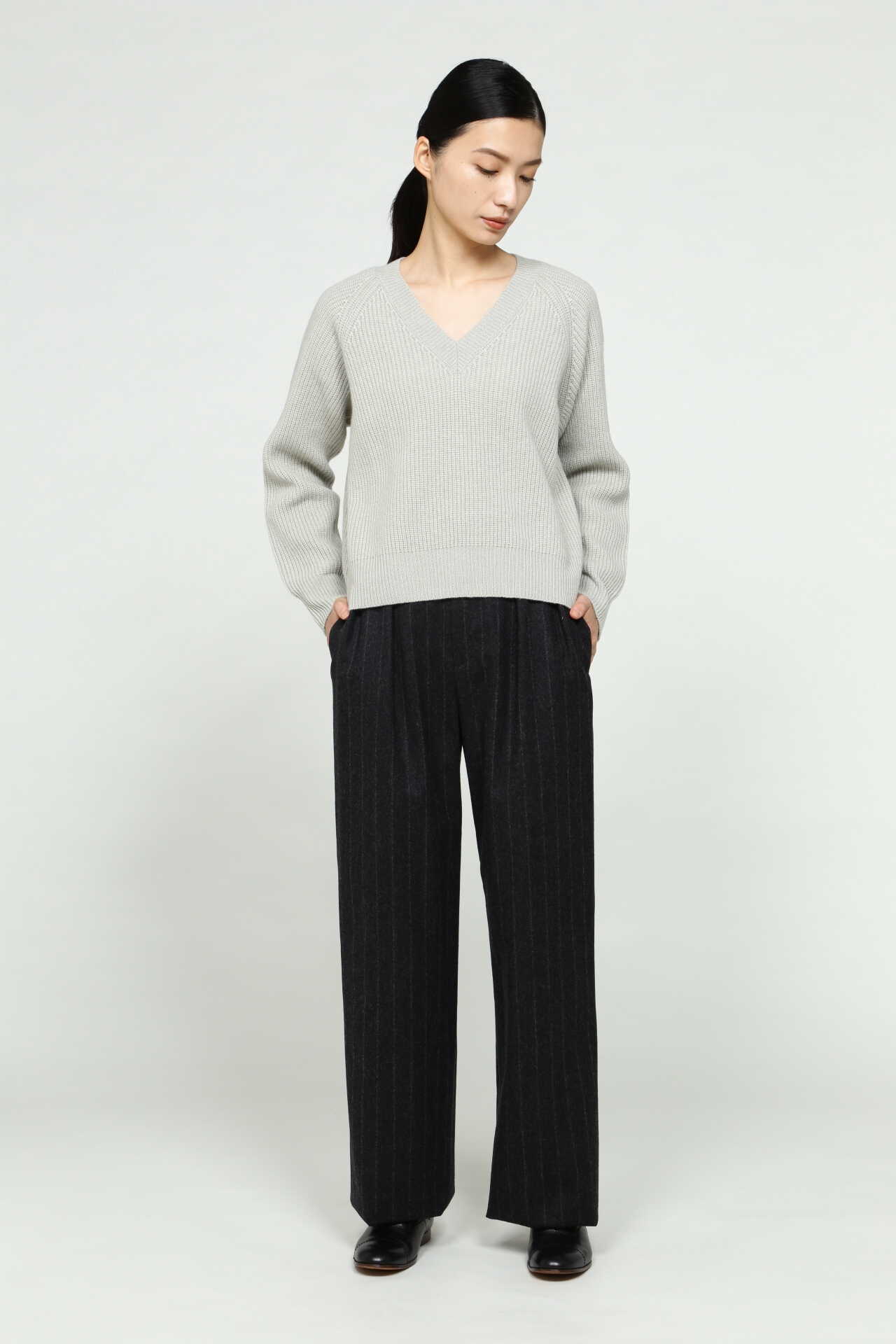 WOOL CASHMERE SILK V NECK JUMP7