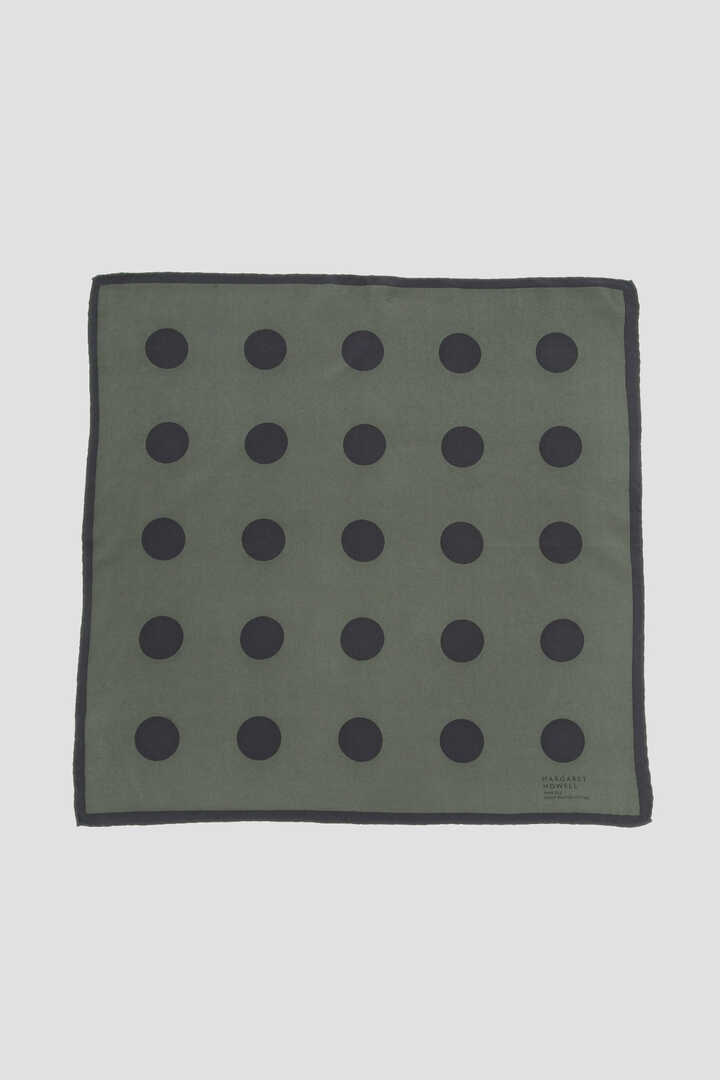 OVERSIZED SPOT SCARF1