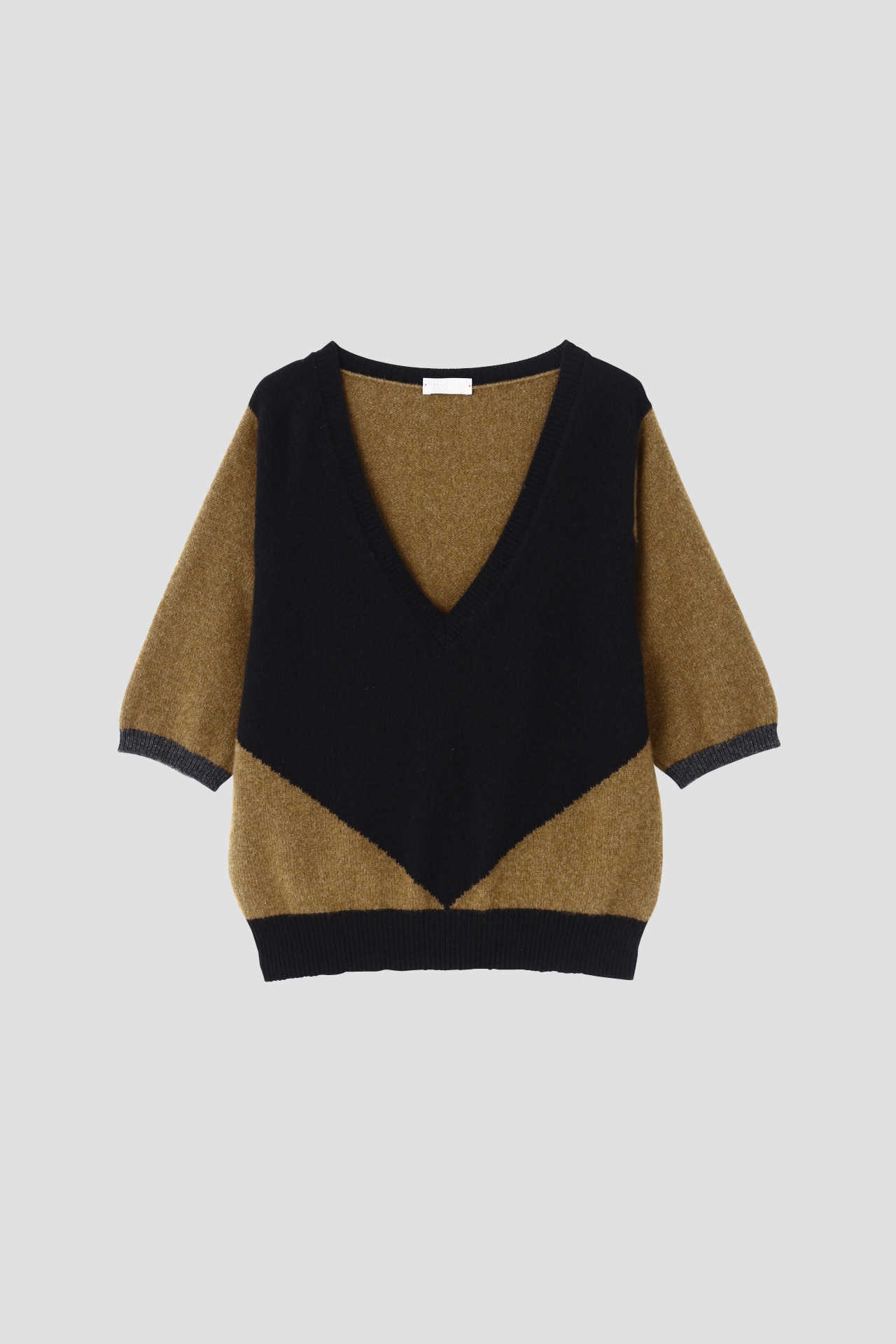 COLOUR BLOCK JUMPER
