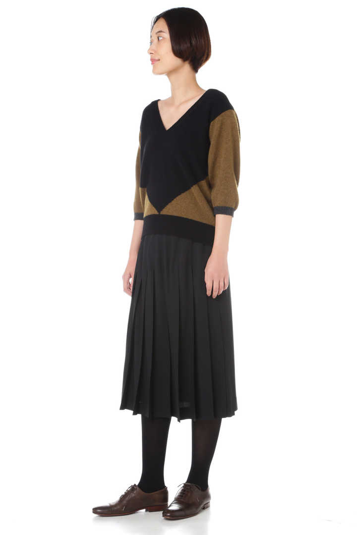 COLOUR BLOCK JUMPER