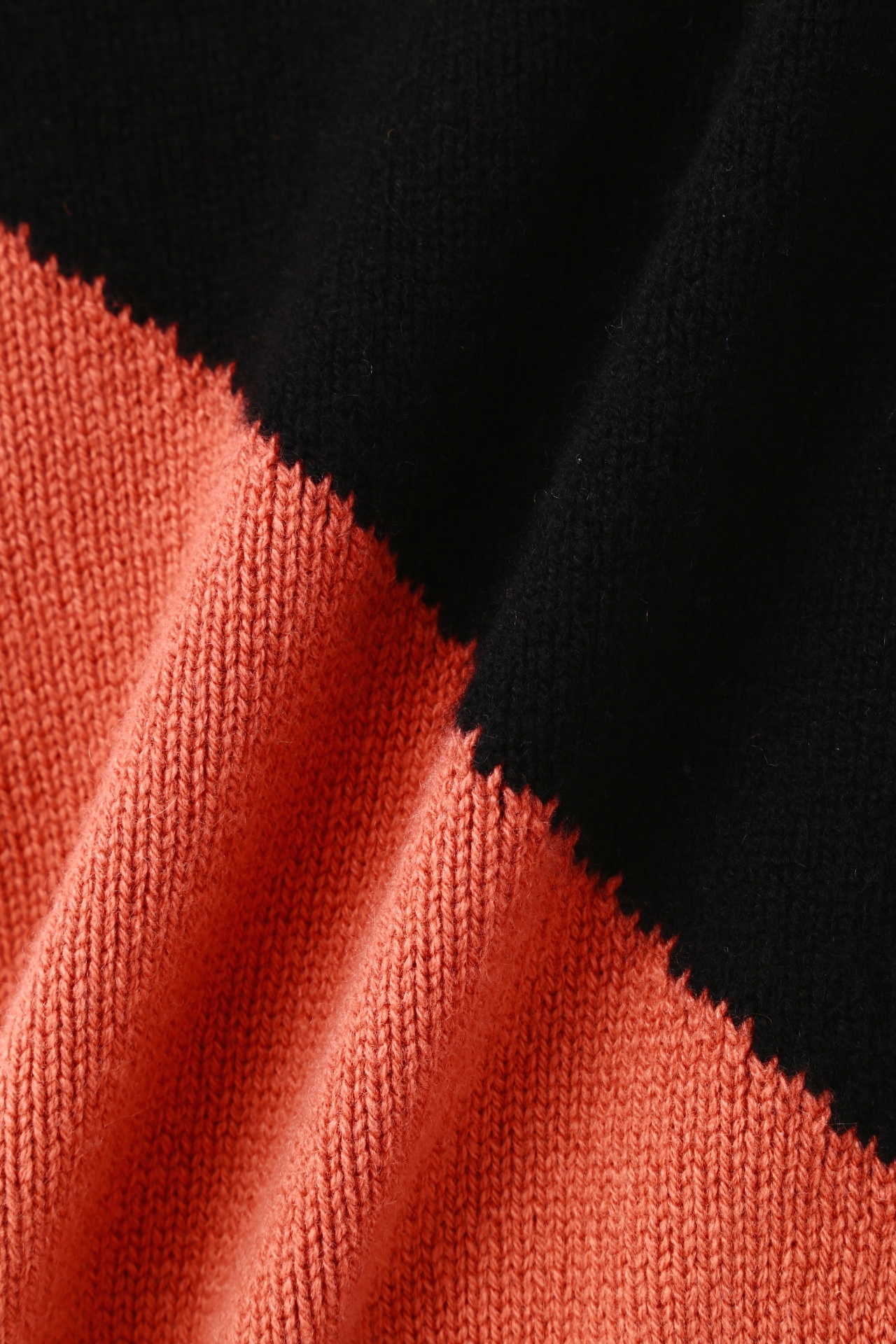 COLOUR BLOCK JUMPER
