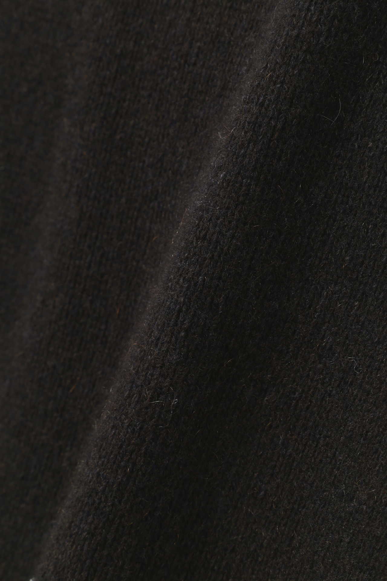 WIDE ROLL NECK