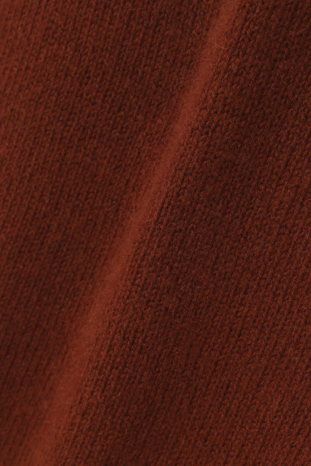 WIDE ROLL NECK