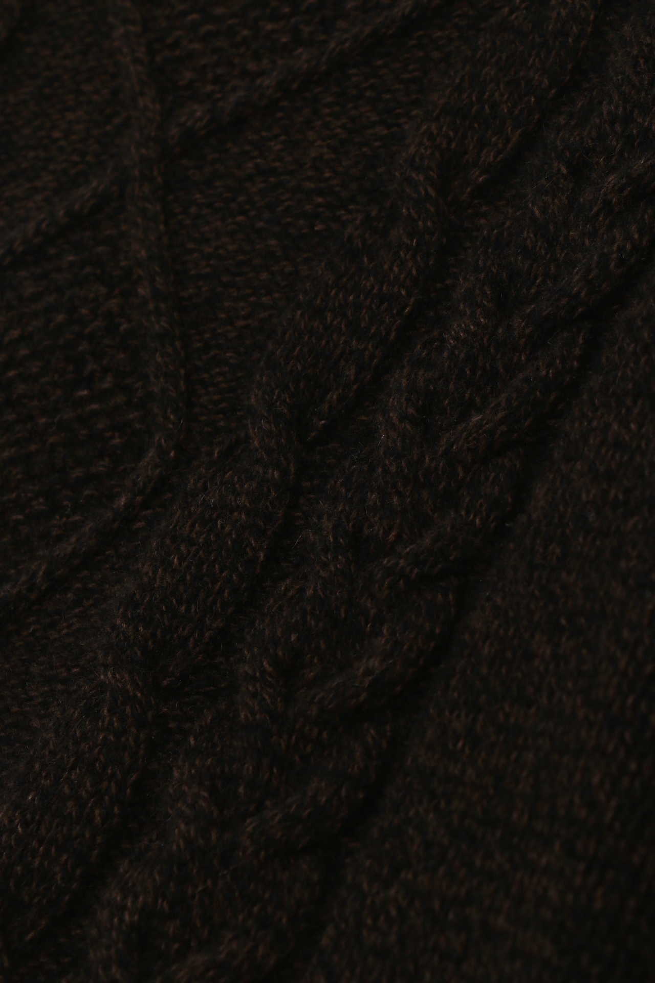 CABLE KNIT