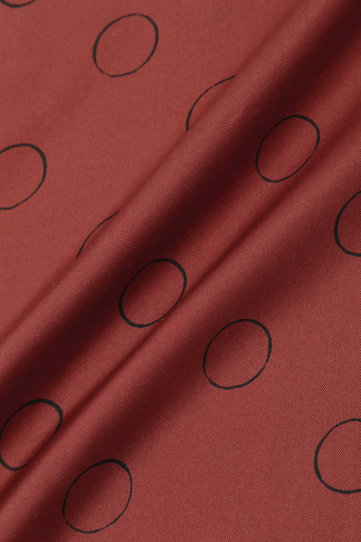 OUTLINE SPOT SCARF