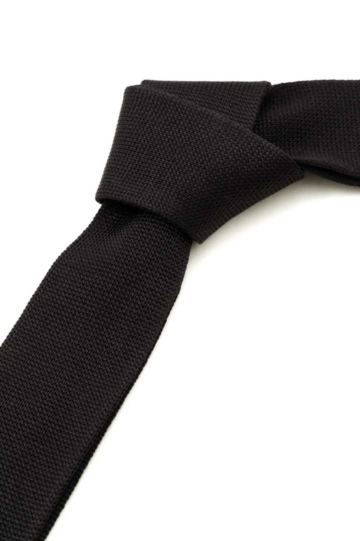 STRAIGHT TIE