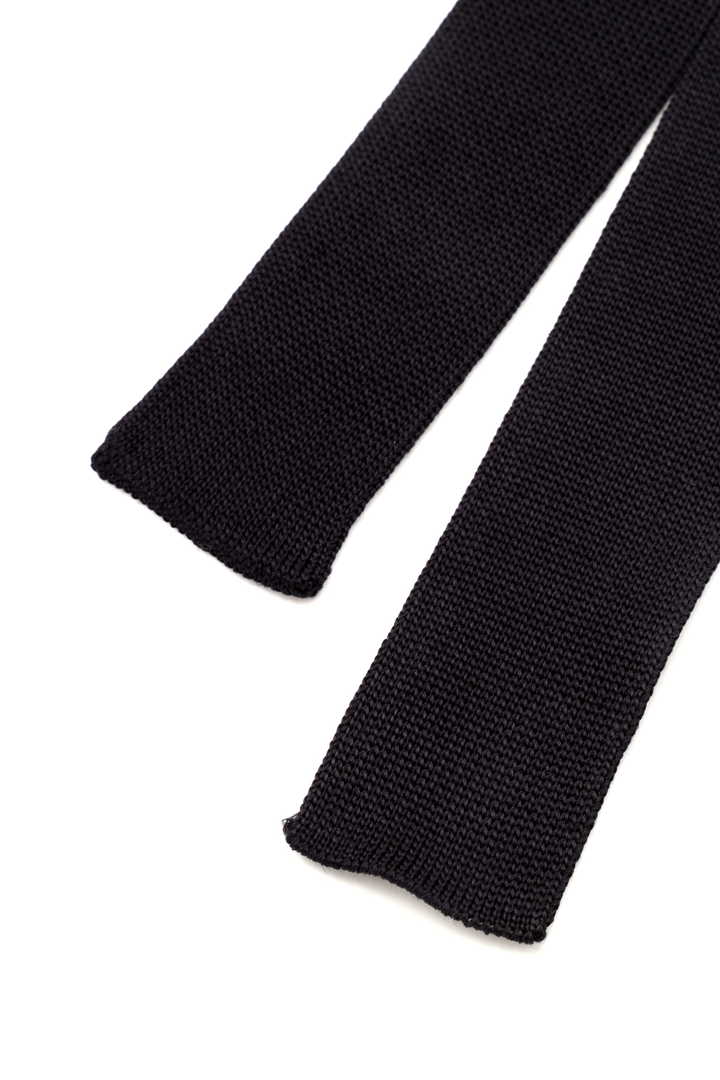 STRAIGHT TIE