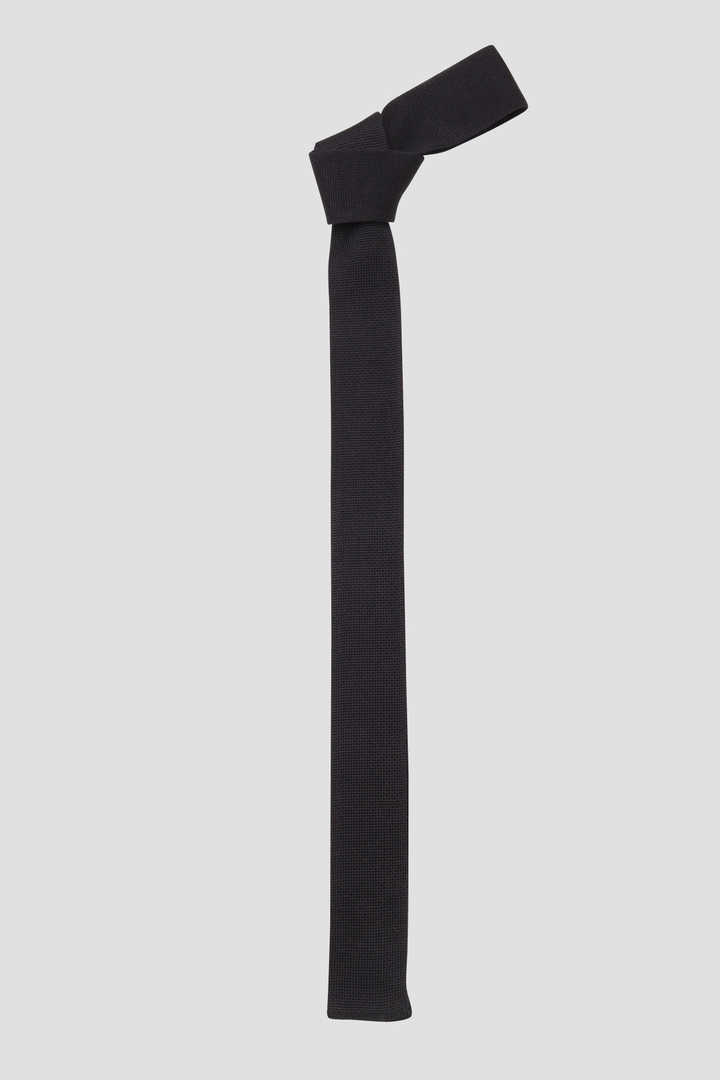 STRAIGHT TIE