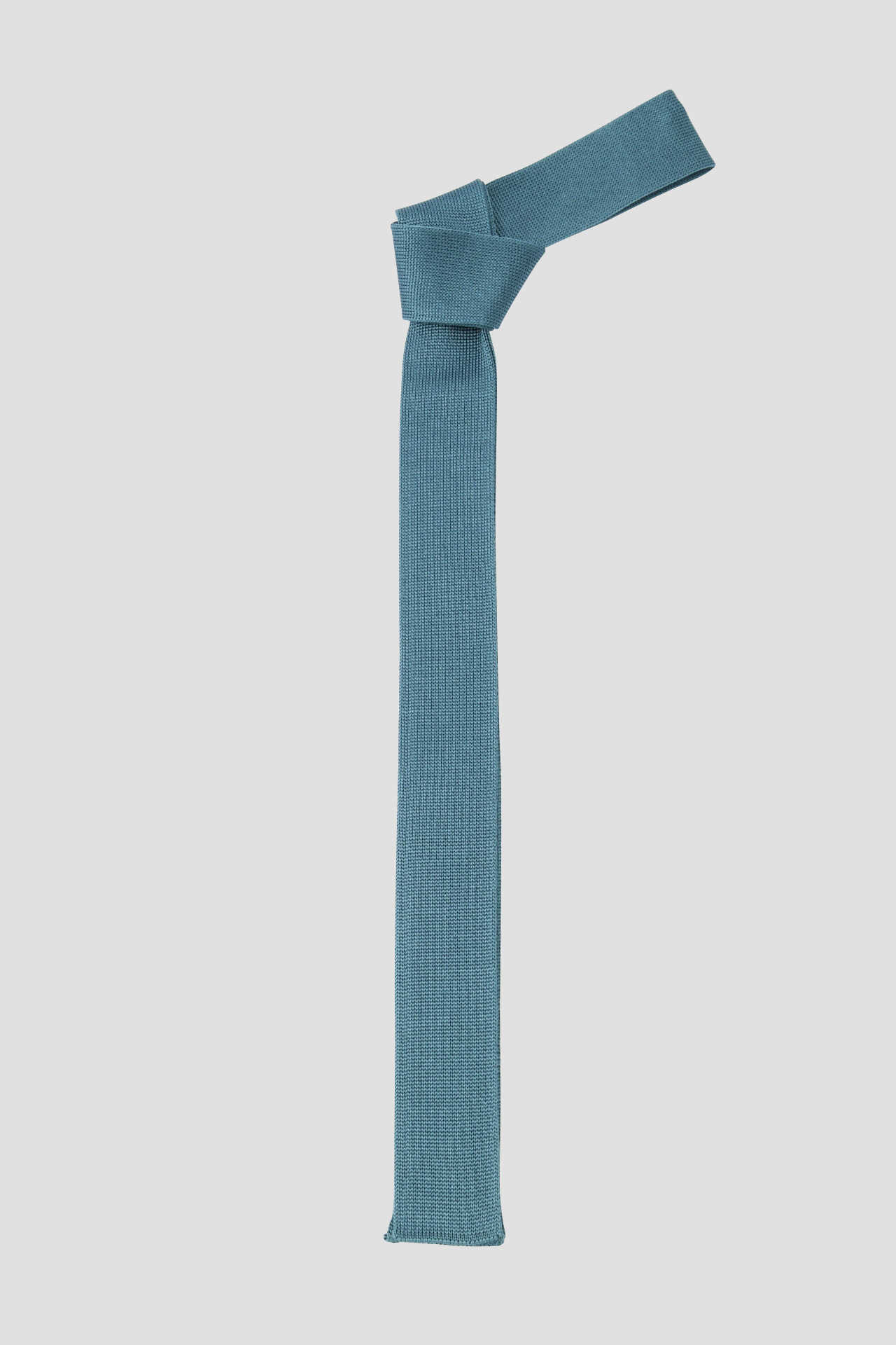 STRAIGHT TIE