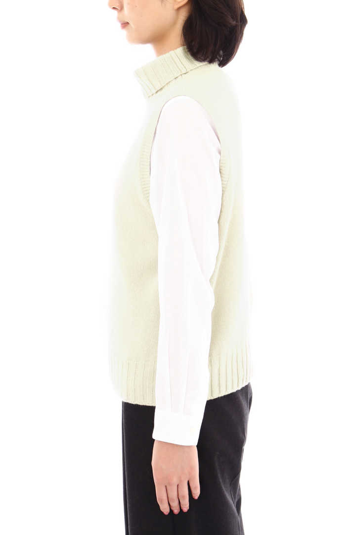 SLEEVELESS TURTLENECK4