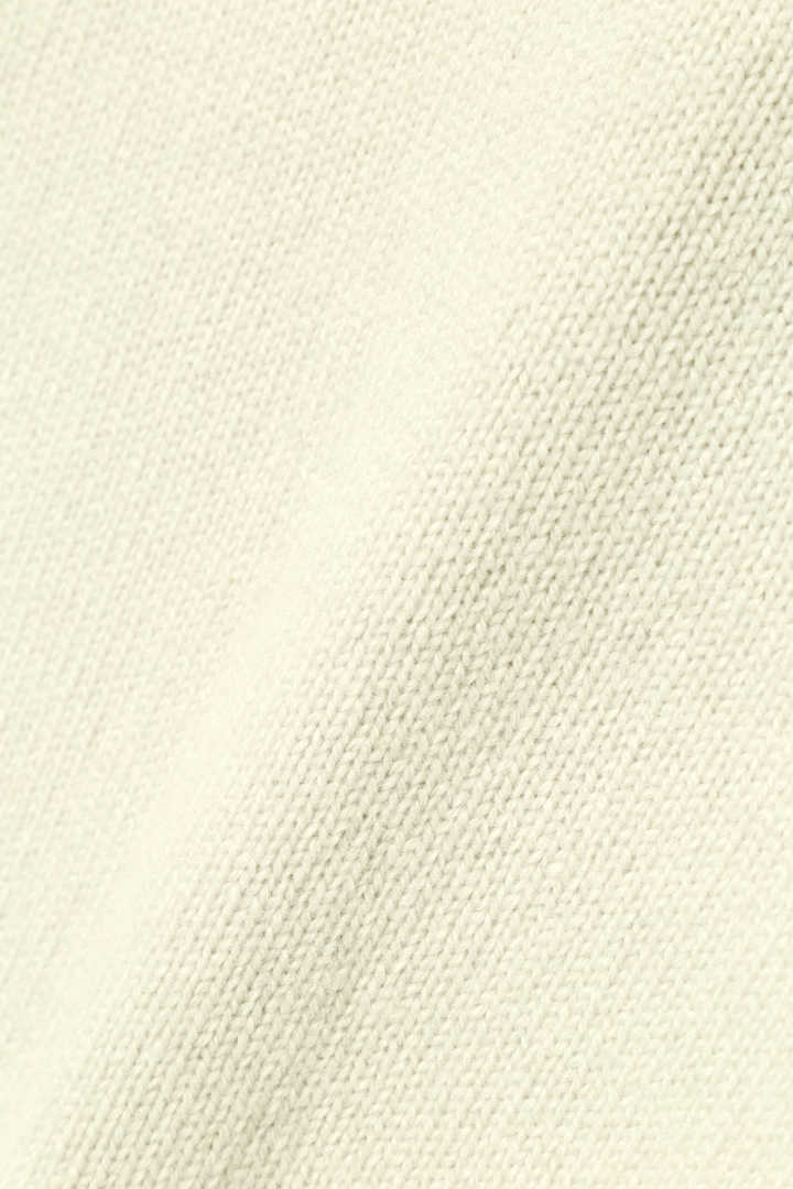 SLEEVELESS TURTLENECK5