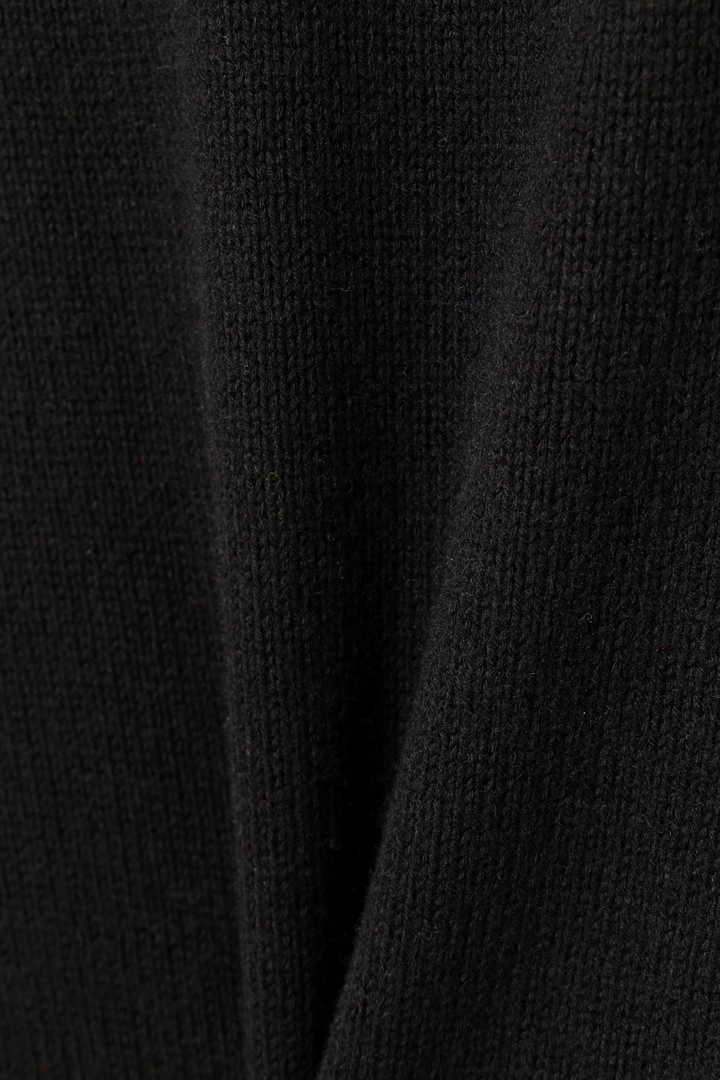 LONG SLEEVE CAST OFF ROLL NECK