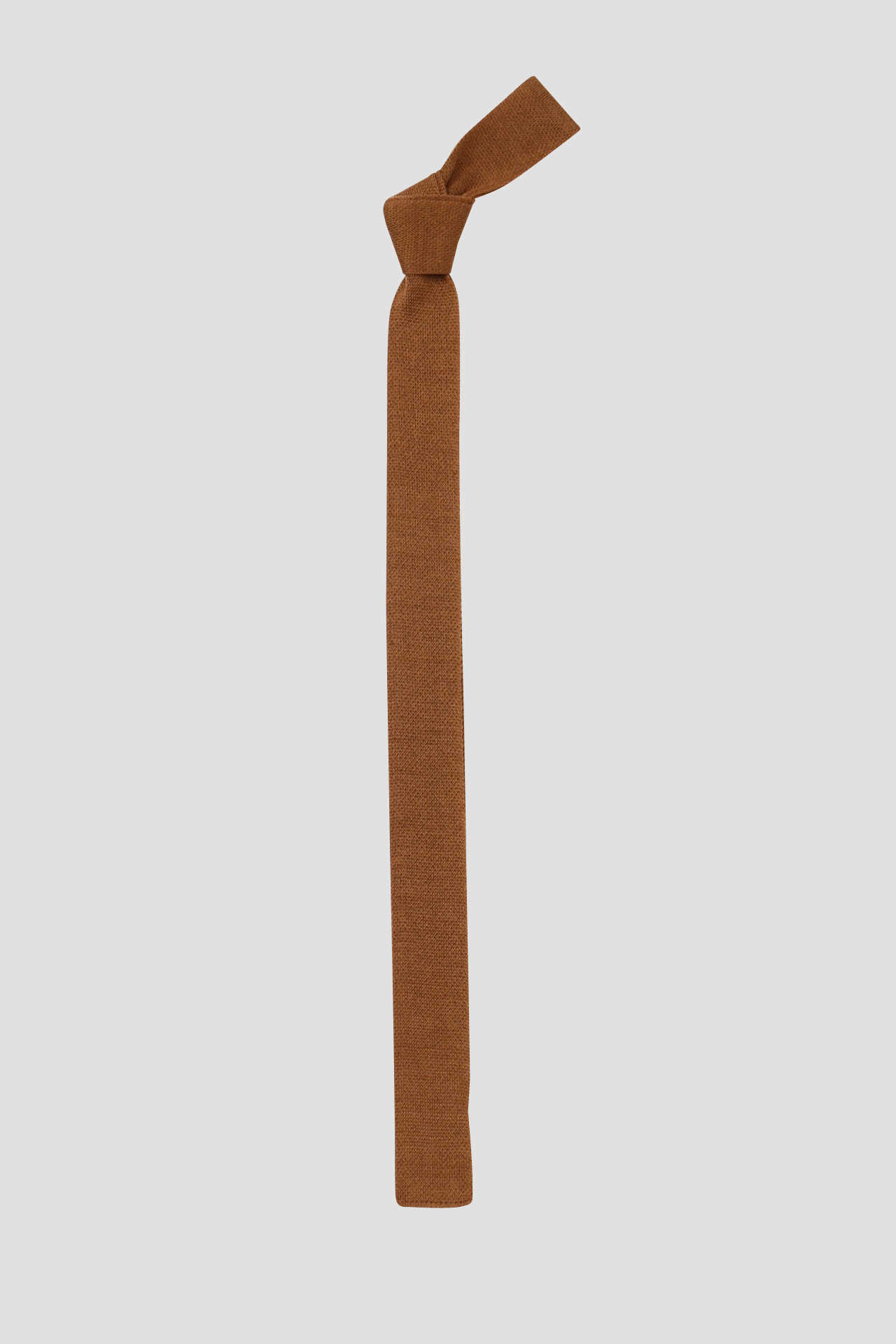 STRAIGHT TIE4
