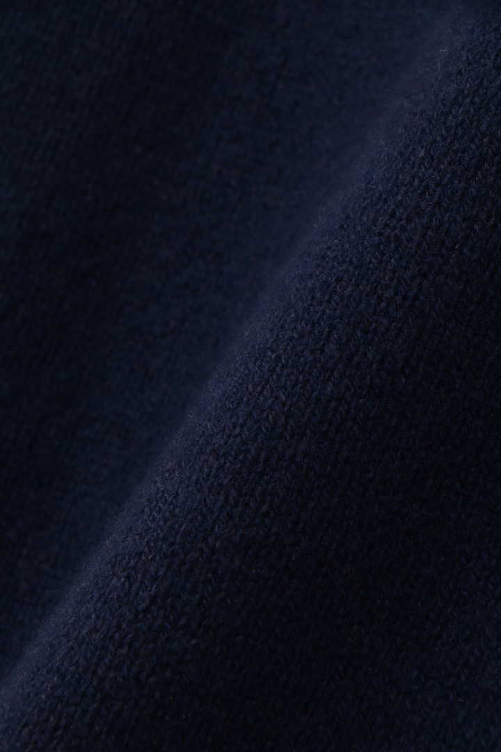 MERINO CASHMERE TWIST SADDLE CREW