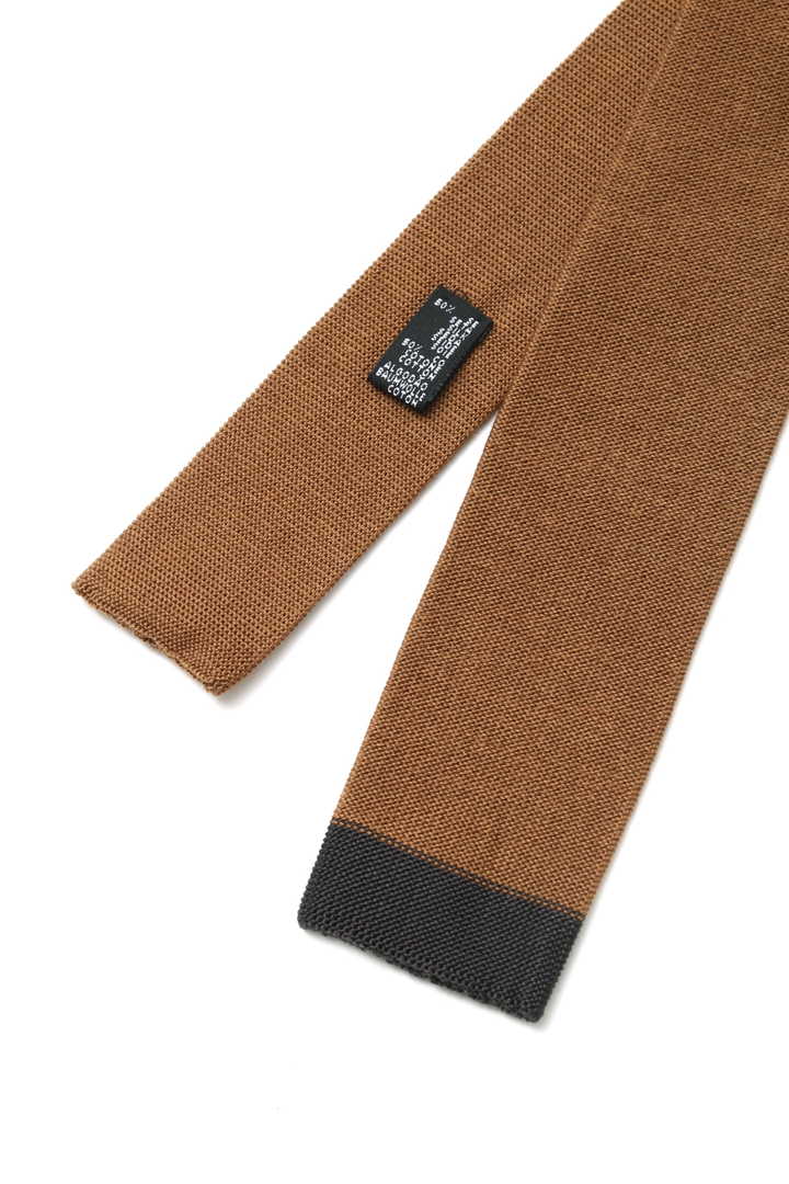 INSIDE CONTRAST BACK TIE