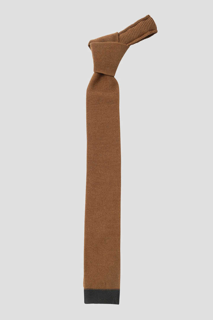 INSIDE CONTRAST BACK TIE