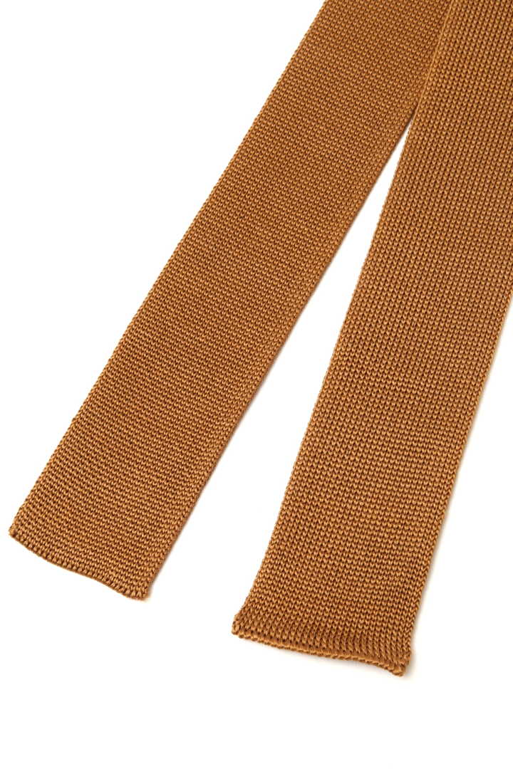 STRAIGHT TIE