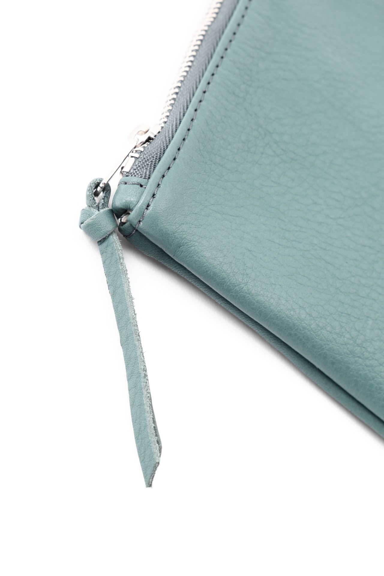 LEATHER ACCESSORIES4
