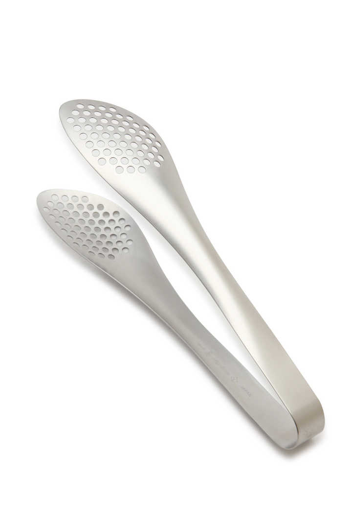 SORI YANAGI TONGS WITH HOLES2