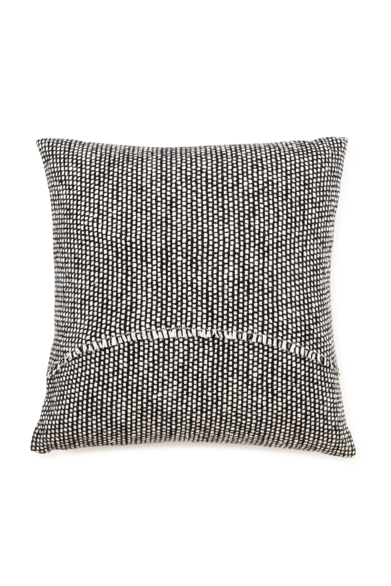 MT TWEED EMPHASIZE CUSHION2