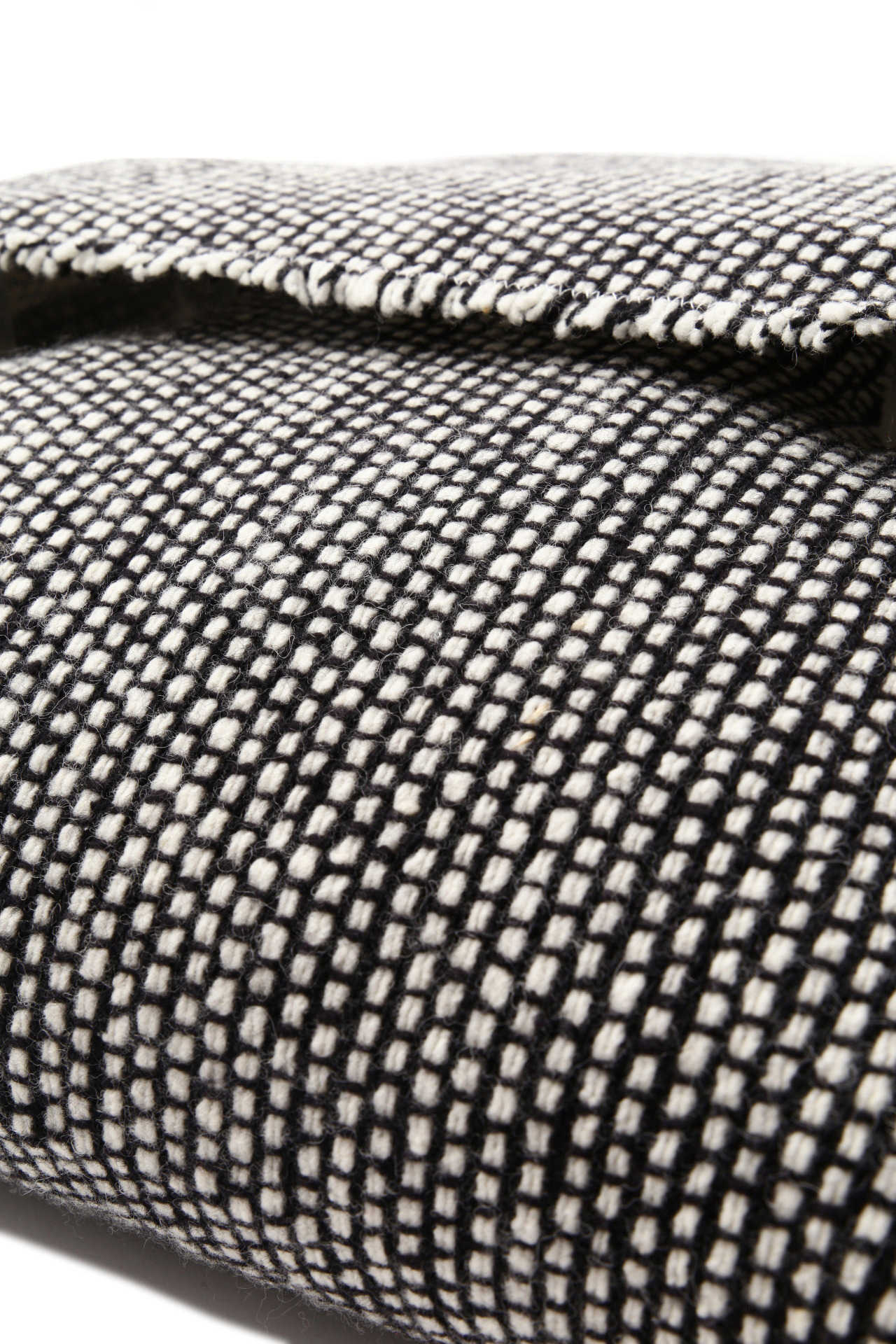 MT TWEED EMPHASIZE CUSHION4