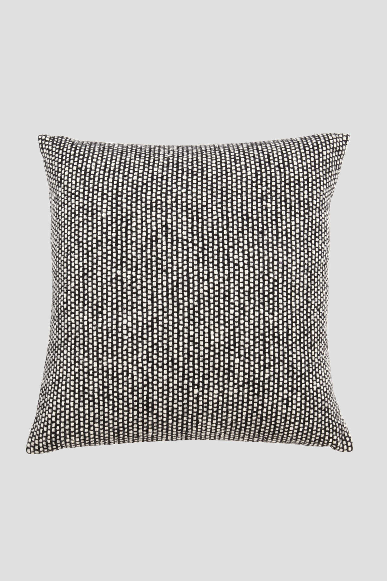 MT TWEED EMPHASIZE CUSHION1