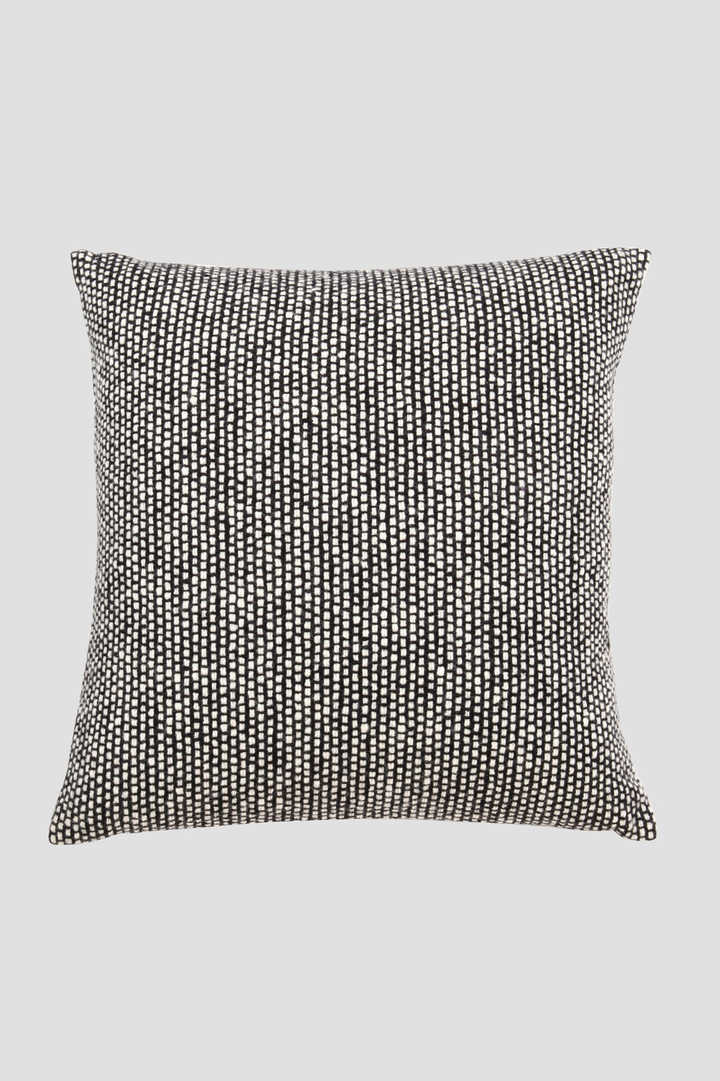 MT TWEED EMPHASIZE CUSHION1