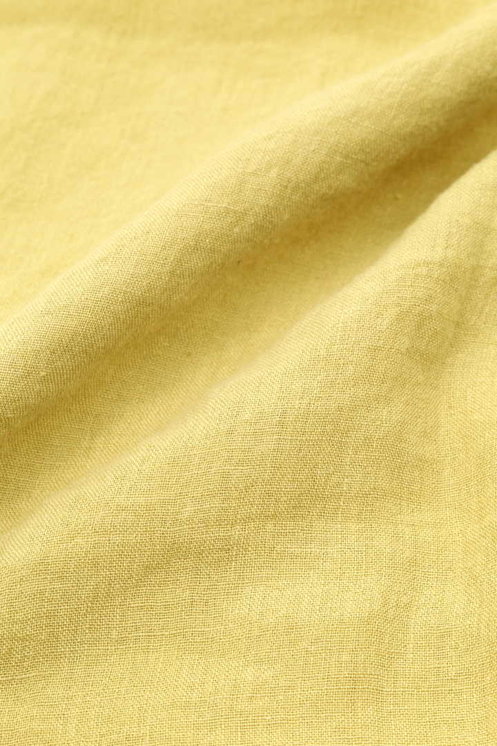 SQUARE LINEN THROW