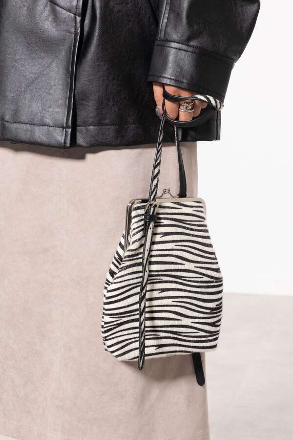 Web限定 フェイクハラコクロスボディバッグ Rose Bud ローズバッド 公式 通販mix Tokyo ミックスドットトウキョウ